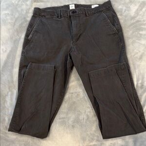 GAP Men's Dark Gray Essential Khaki Pants